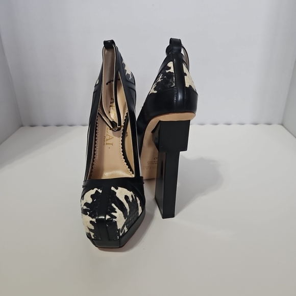Aperlai Paris black&white platform Pumps with unique structure heel siz7.5 - Picture 3 of 5